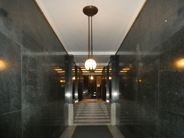 P1002069